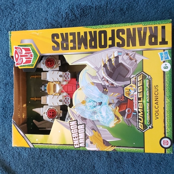 Hasbro Toys Transformers Bumblebee Cyberverse Adventures Volcanicus
